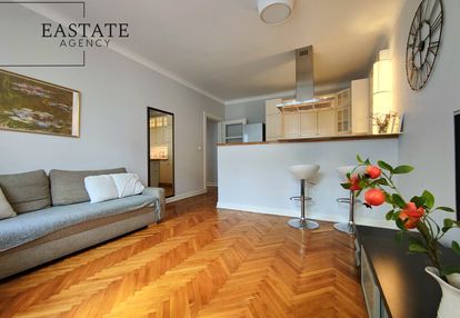 Centrum/kamienica po remoncie/wysokość 3,60/airbnb