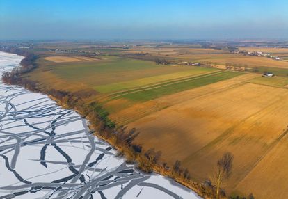 Piękne działki z linią brzegową 3000 m2