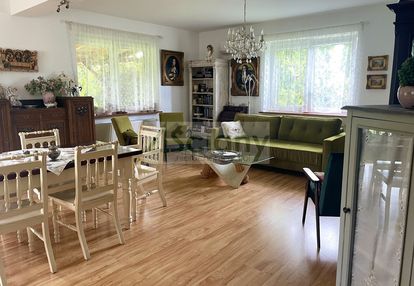 Atrakcyjny dom w centrum chotomowa