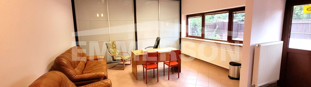 Duży dom z przeznaczenie na szkołę, biuro .