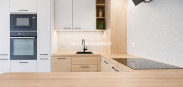 Zielona oaza nowoczesny dom w stylu stodoły