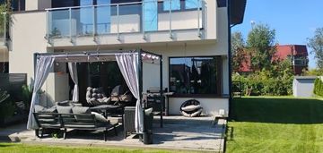 Segment skrajny, 4 pok. , 136 m2, dzaiłka 374 m2