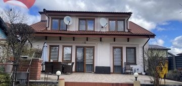 Dom o powierzchni 200 m² w sierakowie