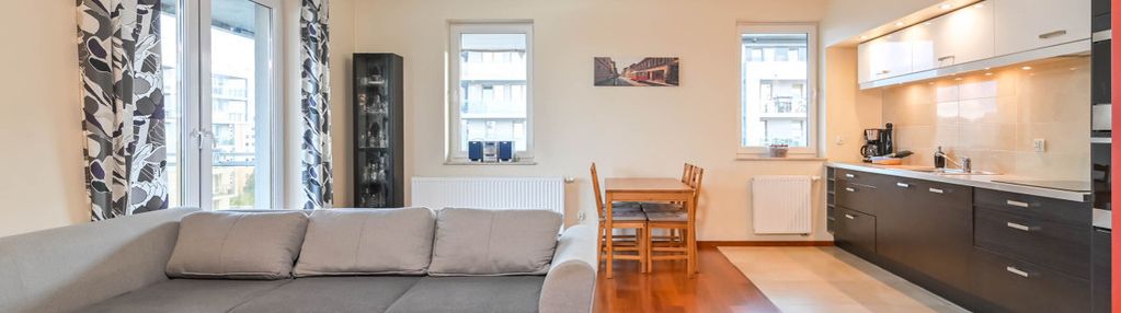 3 pokojowe mieszkanie z halą i widokiem na morze