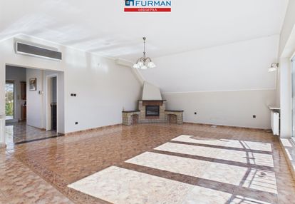 Trzcianka dom wolnostojący blisko stawu rybnego