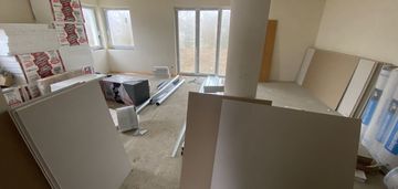 Dom wolnostojący, 141,2 mkw działka 1100, komorowo