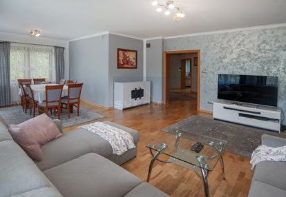 Dom z dużą działką - dwurodzinny w adamowie