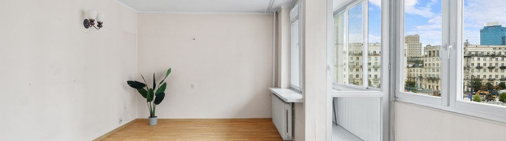 Duża przestrzeń za oknem-m świętokrzyska-cisza