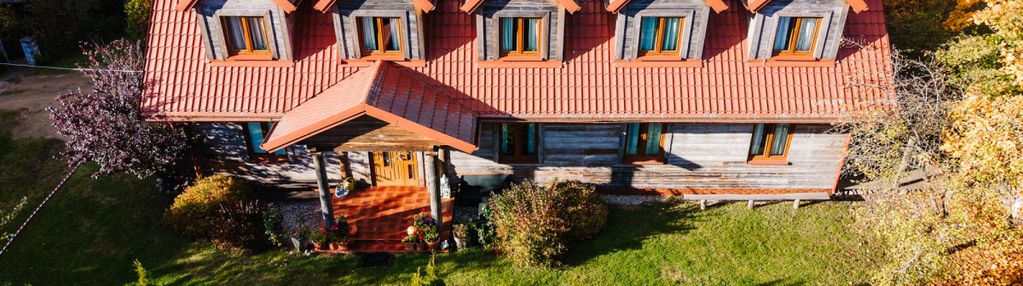 Dom drewniany 230 m² z 5 pokojami i salą na 40 osób