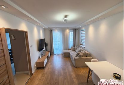 45,50m2, 2 pokoje, balkon, 1 piętro, oś.zamknięte