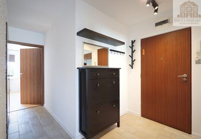 2 pokoje, balkon, piwnica, budynek z 2000 roku