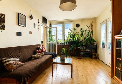 Dwustronne rozkładowe m3 z loggia i piwnicą