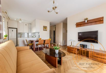 Przytulne i funkcjonalne na ostatnim piętrze !