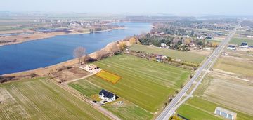 Urokliwa działka blisko jeziora!