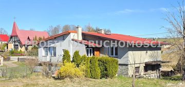 Połowa domu z dużą działką