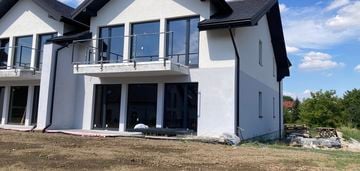 Ogromny dom 330m2 - podziemie 4 samochody 115m2