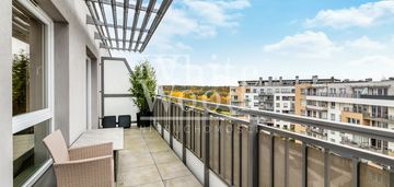 Wysoki standard, duży taras na ostatnim piętrze