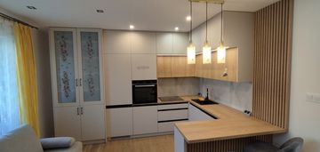 Na wynajem apartament z ogródkiem w spacerowa park