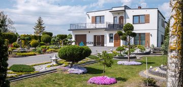 Nowoczesny dom z wyjątkowym ogrodem 3600m2