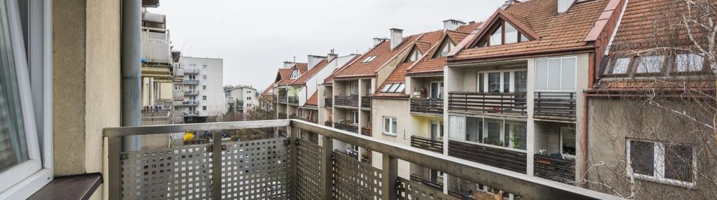 Kawalerka z osobną kuchnią. parking