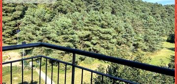 Klimatyczne dwupoziomowe mieszkanie