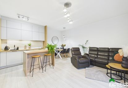 Bliźniak z garażem, 3 poziomy, bardzo zadbany