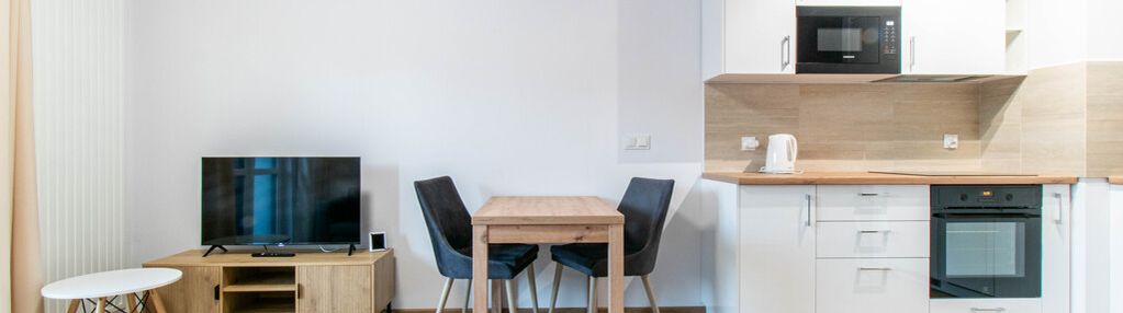 2 pokoje i obozowa i od 1.05 i parking