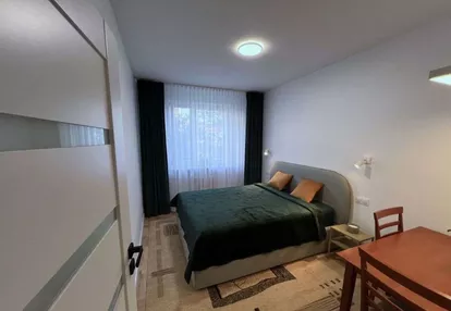 54 m² na strzeżonym osiedlu, 3 min do metra