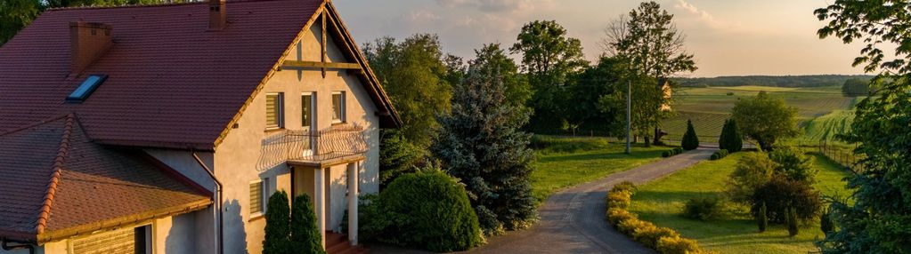 Prywatność i spokój – wyjątkowy dom w sumówku