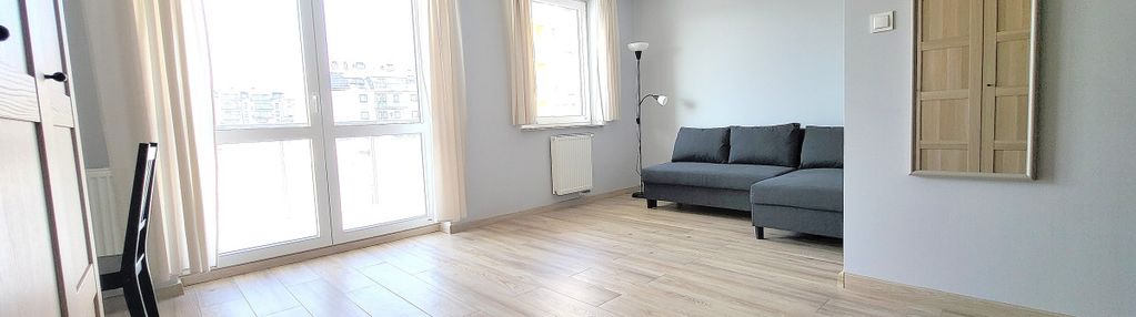 1 pok. wyposażone z miejscem parkingowym