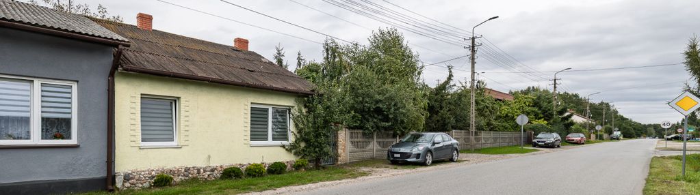 Przytulny dom w mieście – 3 pokoje, ogródek