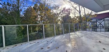 Trzypokojowy apartament z jacuzzi 120 m od plaży!