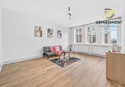 4 pokojowe mieszkanie centrum z balkonem