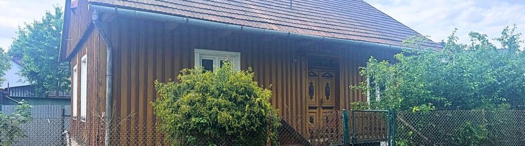 Stary sącz - drewniany dom na małej działce