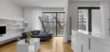 Grzybowska 4, studio