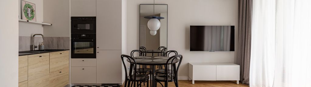 Świeżo wykończone/ parking podziemny /klimatyzacja