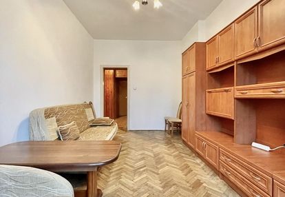 2/3 pokojowe mieszkanie w kamienicy bliska wola !