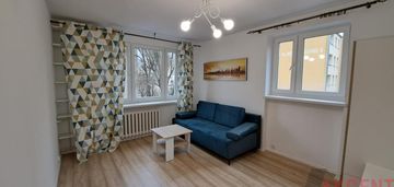 Pokój w 3 pokojowym mieszkaniu w centrum pruszkowa