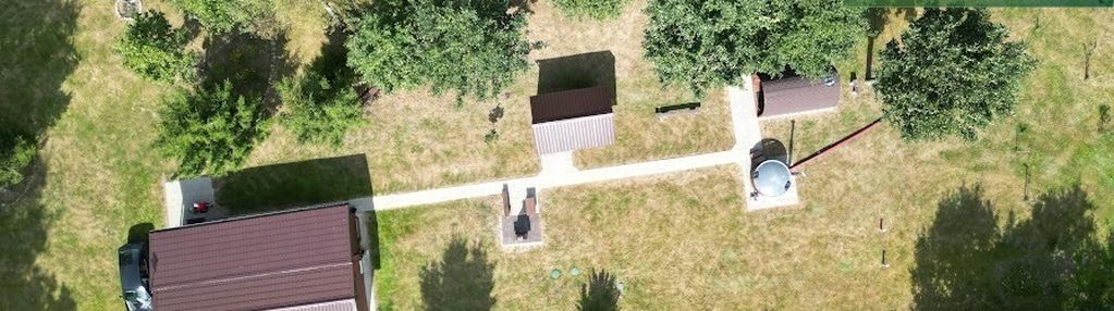 Działka plus dom plus sauna plus jacuzzi.