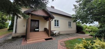 Dom 180m2 ze stawem na działce 96 arów