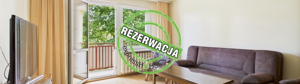 Wygodne mieszkanie z balkonem i widokiem na drzewa