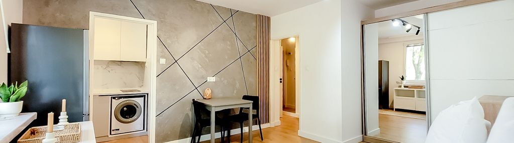 Cicha kawalerka po remoncie przy metrze