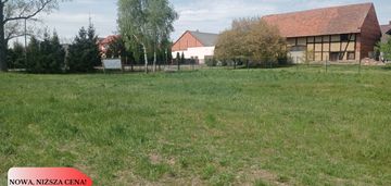 Działka budowlana z gotowym projektem na budowę.