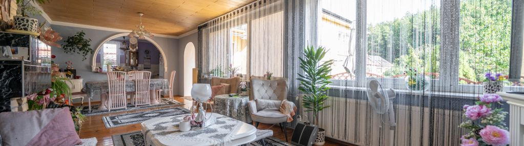 Dom parterowy z kawalerką / działalność.