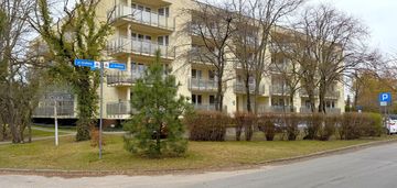 3 pok. mieszkanie z balkonem, windą, można kupić garaż.