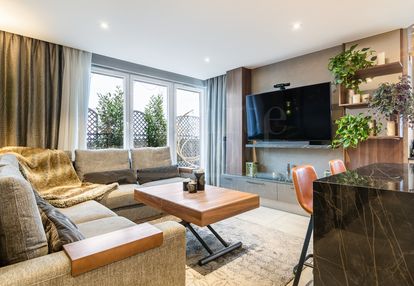 Wysoki standard, duży taras na ostatnim piętrze