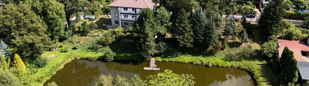 Duży dom z prywatnym stawem w radomiu