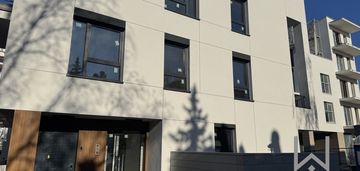 Kawalerka z ogródkiem i tarasem  76 mkw.