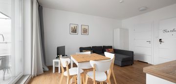4 pokoje blisko motławy z 2 łazienkami i balkonem