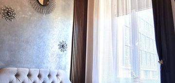 Przestronne m3 na parterze śródmiejskiej kamienicy